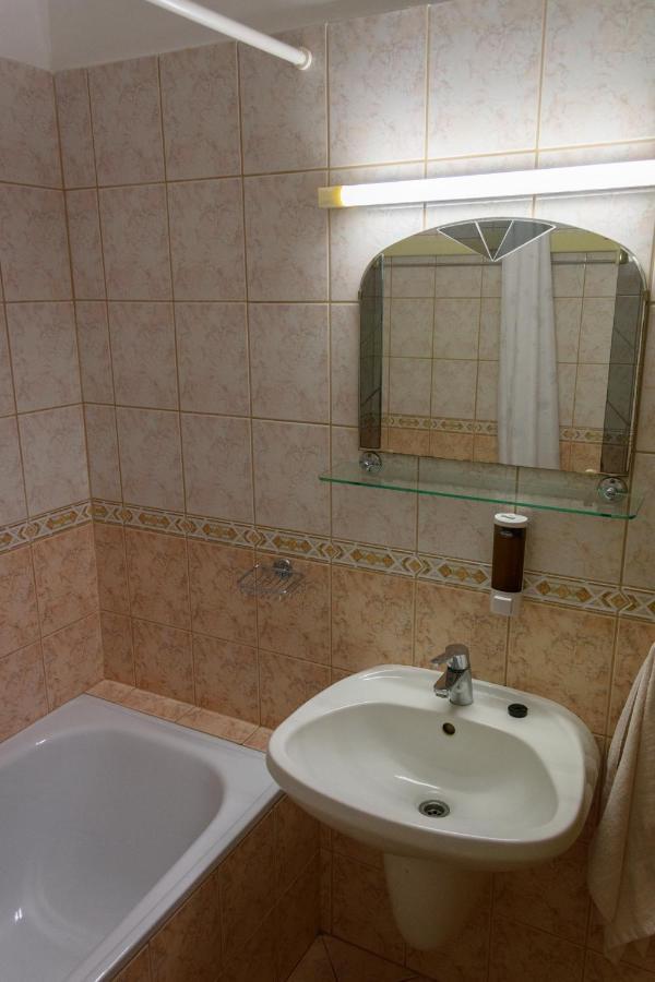 Erika Apartman Sárvár Exteriör bild