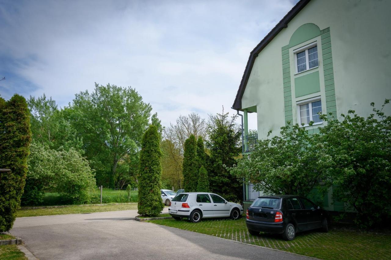 Erika Apartman Sárvár Exteriör bild