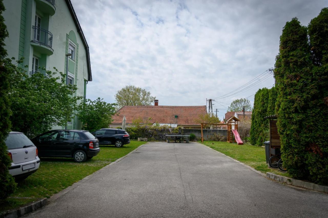 Erika Apartman Sárvár Exteriör bild